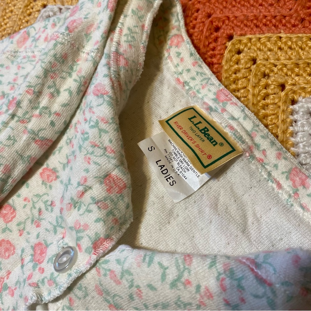 Flower pattern thermal shirt